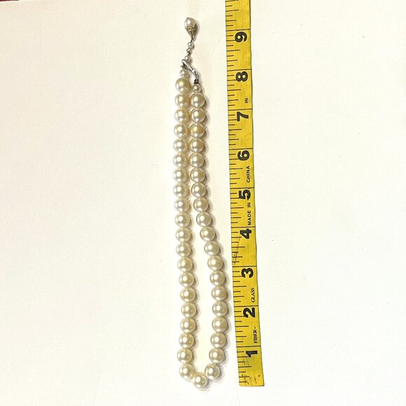 Vintage Strand of Faux Ivory Pearls with Hook Closure - Picture 3 of 5